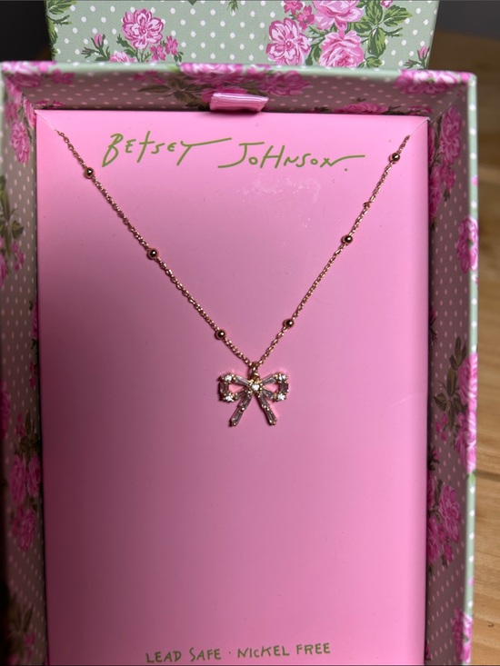Betsey Johnson Jewelry - Betsey Johnson Dainty Crystal Baguette Bow Tie Ribbon Necklace.NIB/NWT